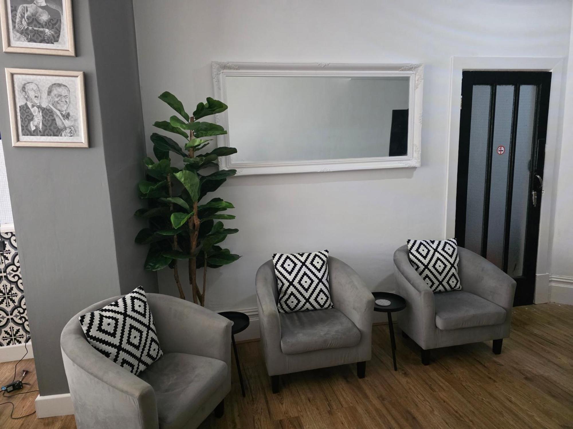 Bluebell Hotel — Photos 1